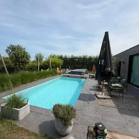 Chata Poolhouse