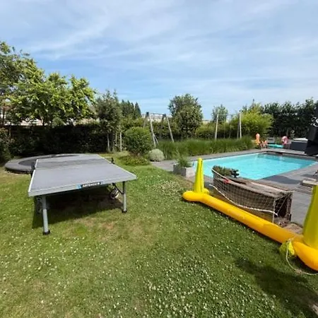 Poolhouse
